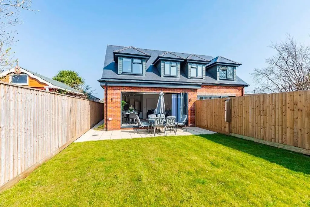 Bournecoast: Beautiful House With Garden - Hb6332 Villa Christchurch  United Kingdom