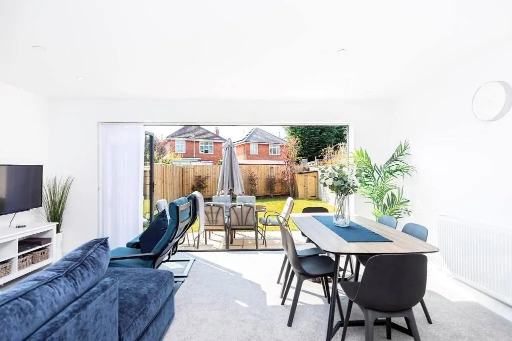 Bournecoast: Beautiful House With Garden - Hb6332 Villa Christchurch  United Kingdom